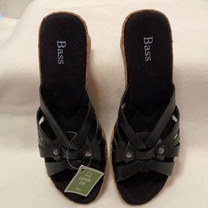 ❤️ NWT BASS SANDALS